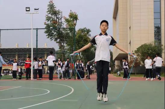 　　衡阳市九中2020年“青春运动正当时” 秋季田径运动会