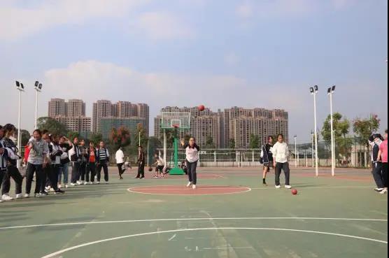 　　衡阳市九中2020年“青春运动正当时” 秋季田径运动会