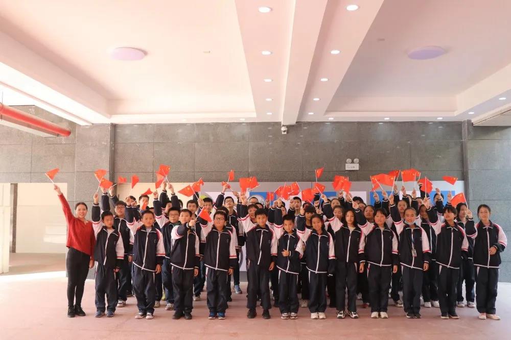 衡阳市九中举办2020年“传承红色基因，争做时代新人”美术作品展